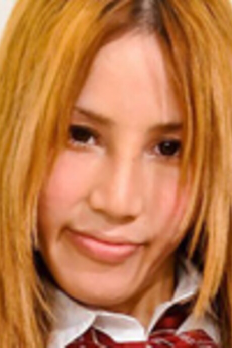 Yuna Momose Yuna Momose