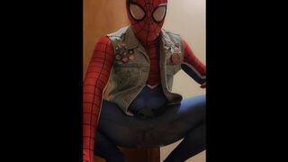 SPIDER-MAN PEES IN HIS SUIT