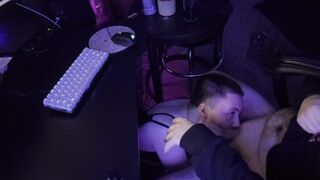 NEEDY DESK PET SUPPORTS BF