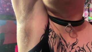 Smell My Sweaty, Hairy Armpits